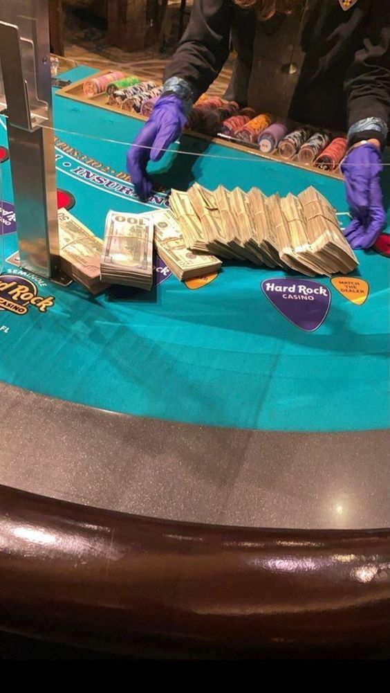 پاکستان کے Lucky Spinner کھلاڑیوں کے لیےجیک پاٹ گیم