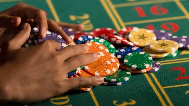 Lucky Spinner کھلاڑیوں کے لیے لائیو کیسینو سیکشن